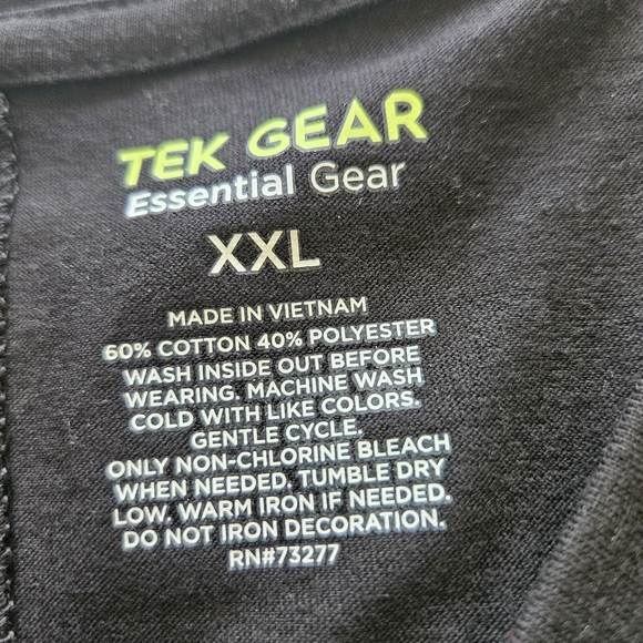 Black Graphic Tee with Colorful 'Muévete' Print - Picture 6 of 6